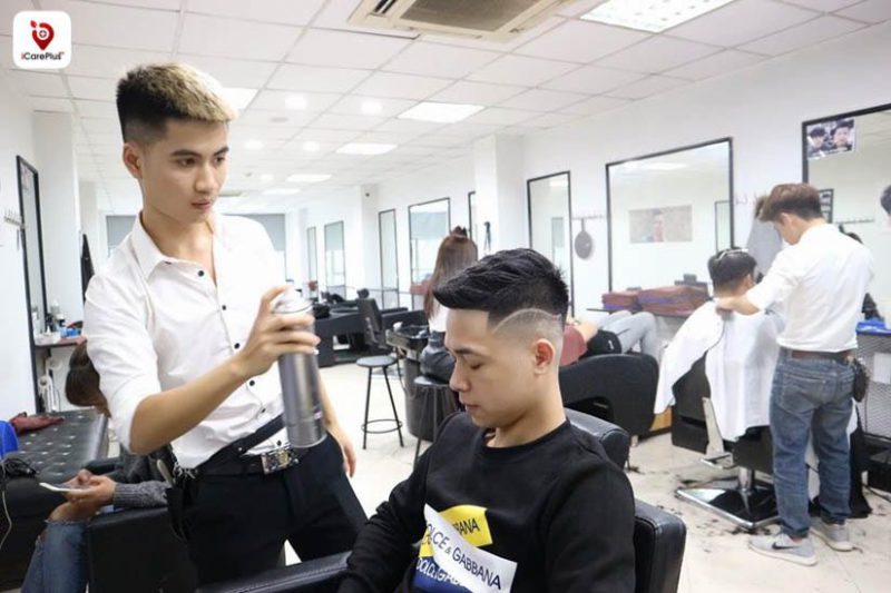 Tiệm cắt tóc Hà Nội