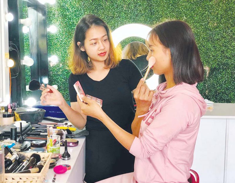 Hoa Hồng makeup