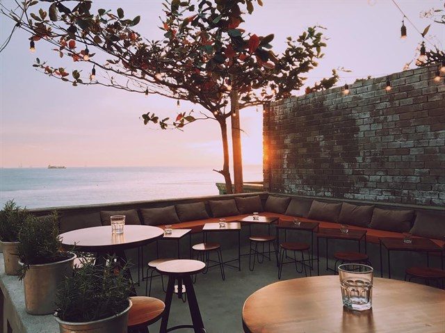 cafe view biển Vũng Tàu