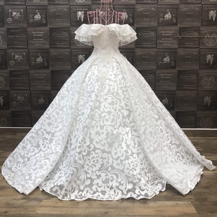 Váy cưới Quảng Ninh