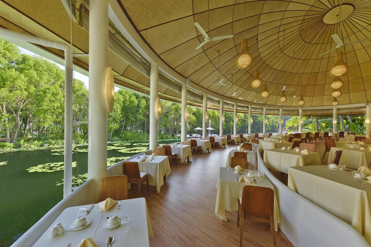 Nhà hàng view Hồ Gươm