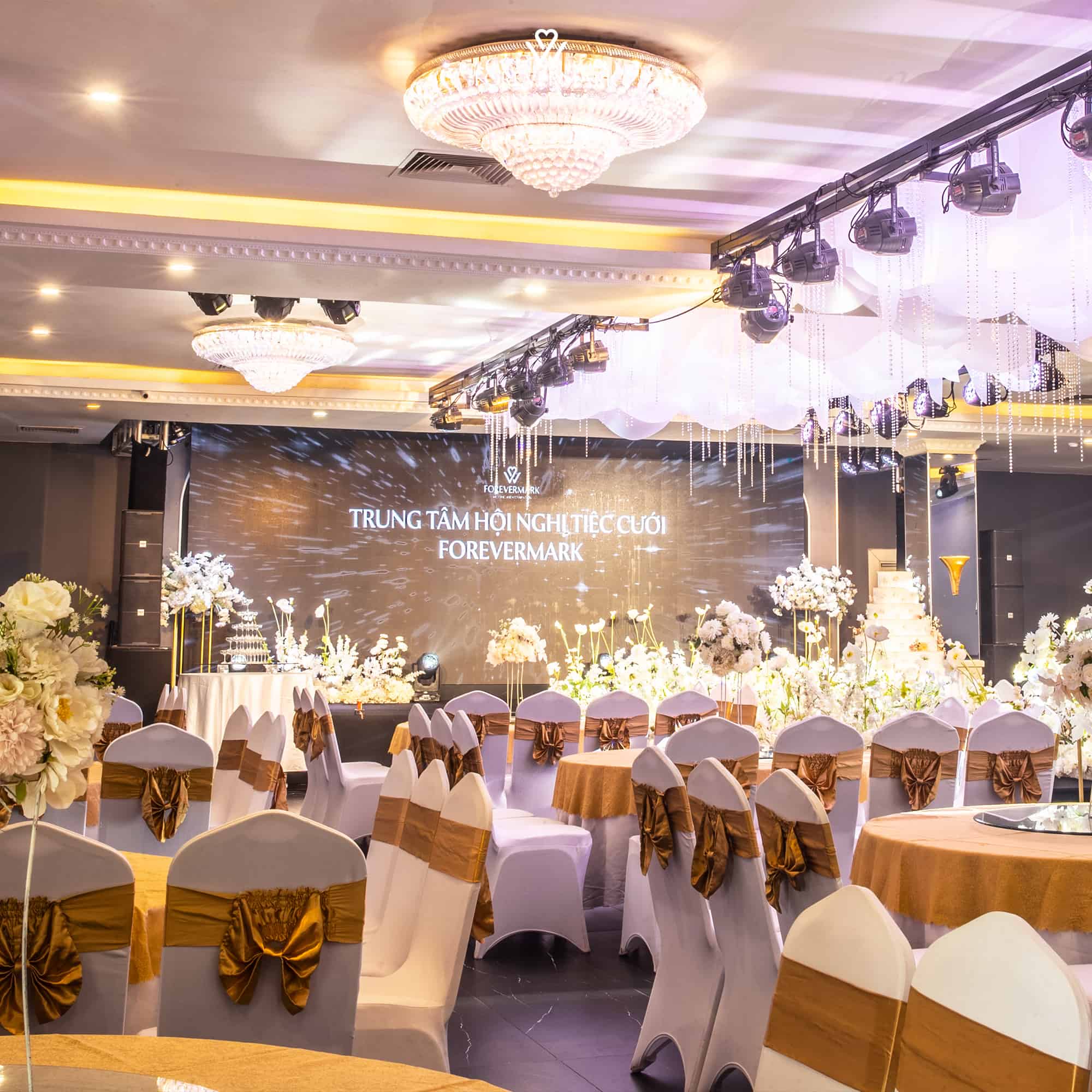 địa điểm tổ chức gala dinner tại Hà Nội