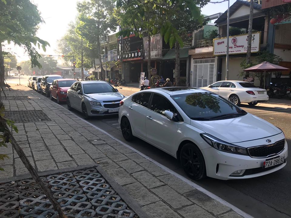 thuê xe tự lái tại Huế