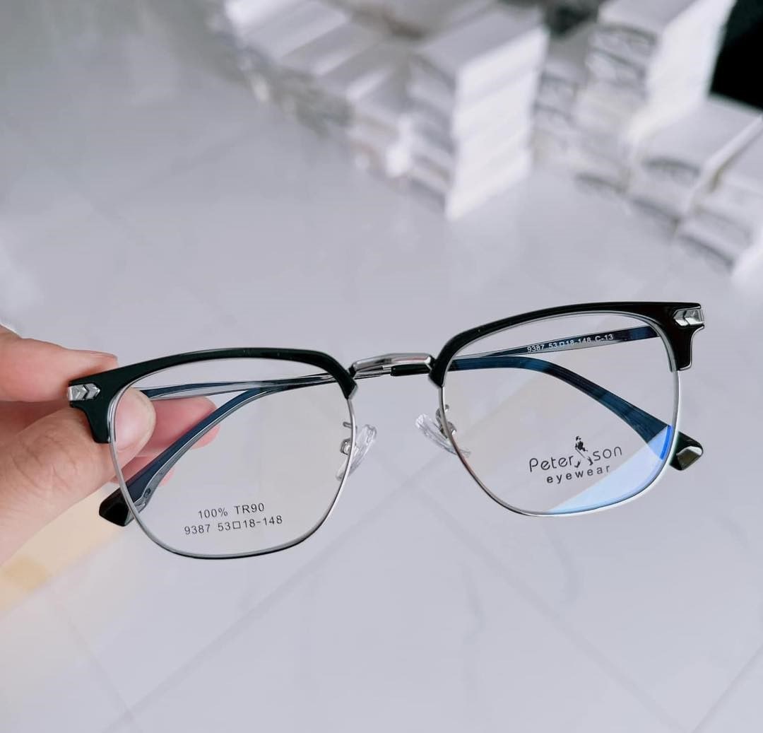 Cửa hàng mắt kính Đà Nẵng