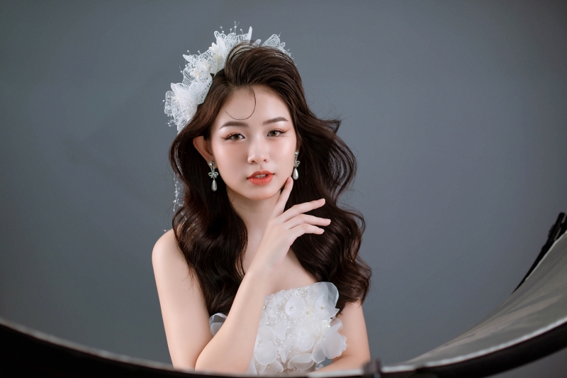 Ellie Nguyễn Make Up Academy