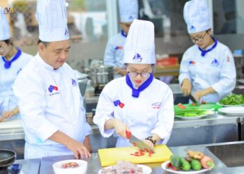 dạy nghề đầu bếp Việt Nam