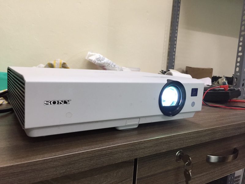 Dịch vụ máy chiếu tại Hà Nội