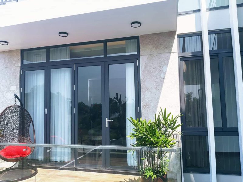 cửa kính cường lực Hoàng Nam
