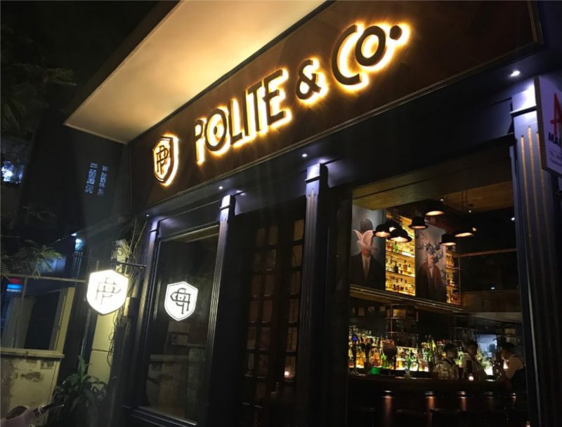 Polite & Co - quán pub Hà Nội