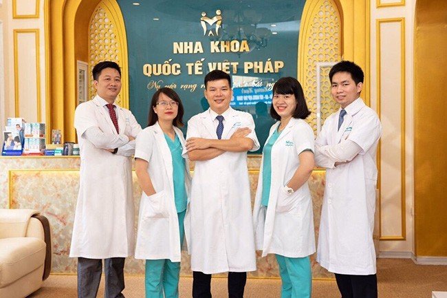  Quốc Tế Việt Pháp