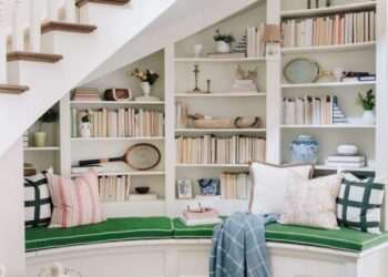 tủ cầu thang phòng khách