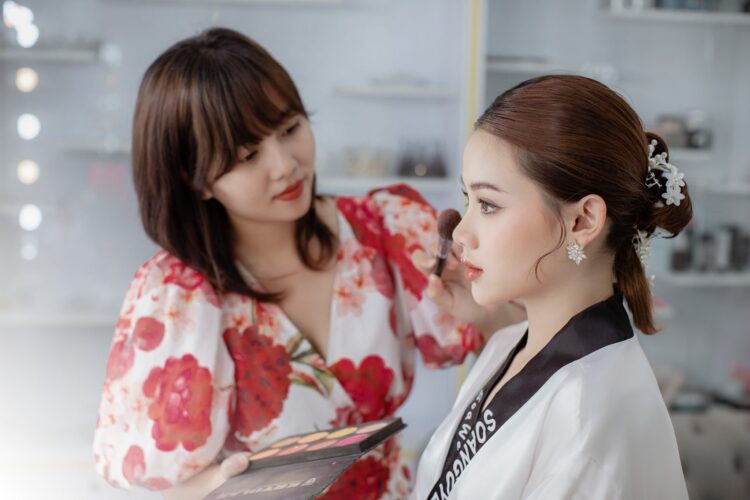 Học Trang Điểm Cá Nhân Ở Bình Dương Học Trang Điểm Cá Nhân Ở Bình Dương