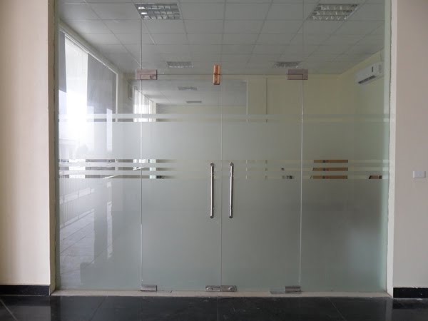 cửa kính cường lực Bình Dương Nhôm Kính Vinh Hoa Bình Dương