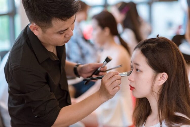 Dạy Trang Điểm Cá Nhân Bình Dương Dạy Trang Điểm Cá Nhân Bình Dương