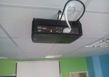 lắp đặt máy chiếu bình dương