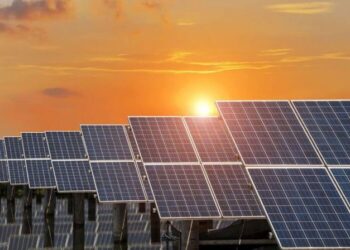 Mua Tấm Pin Năng Lượng Mặt Trời Ở TPHCM