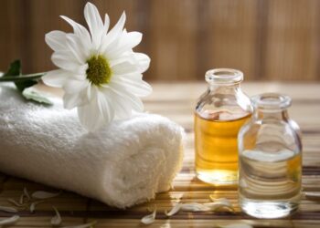 Mách Bạn Top 10 Cửa Hàng Bán Tinh Dầu Trầm Hương TPHCM