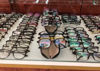 cắt kính cận ở Biên Hòa