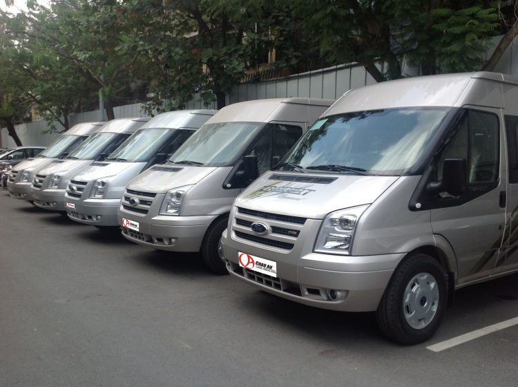 thuê xe 16 chỗ tphcm châu âu luxury