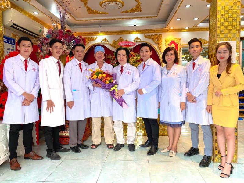 nha khoa Long Xuyên