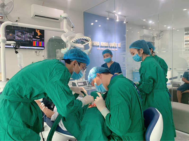 nha khoa Long Xuyên