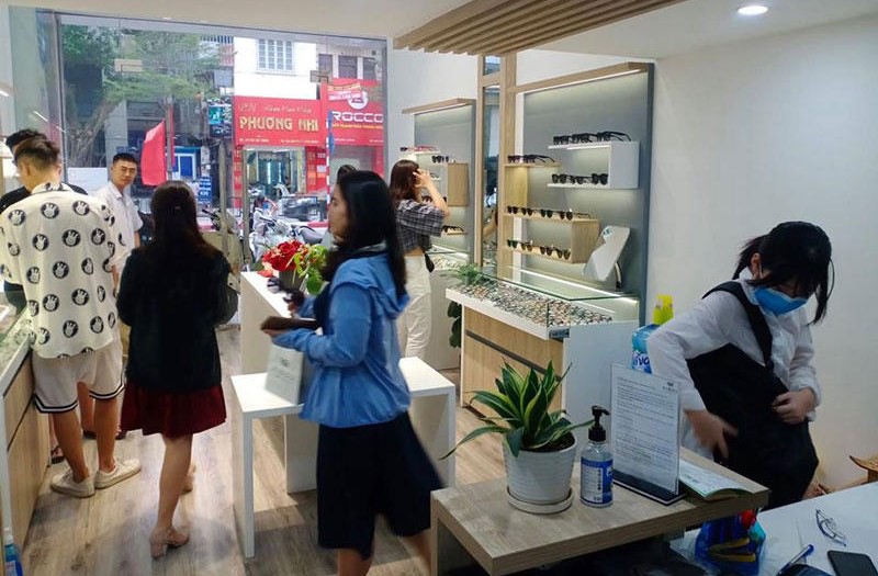 cắt kính cận quảng ninh