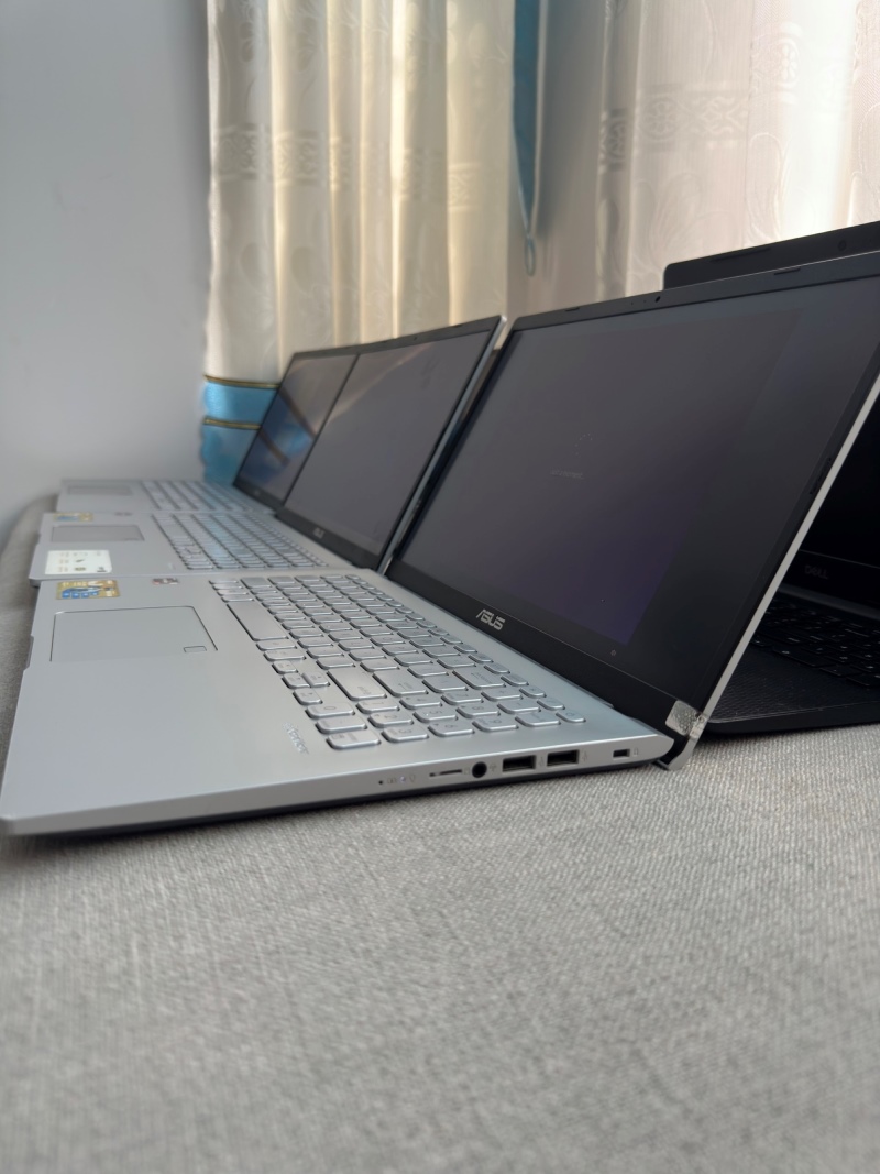 laptop long an