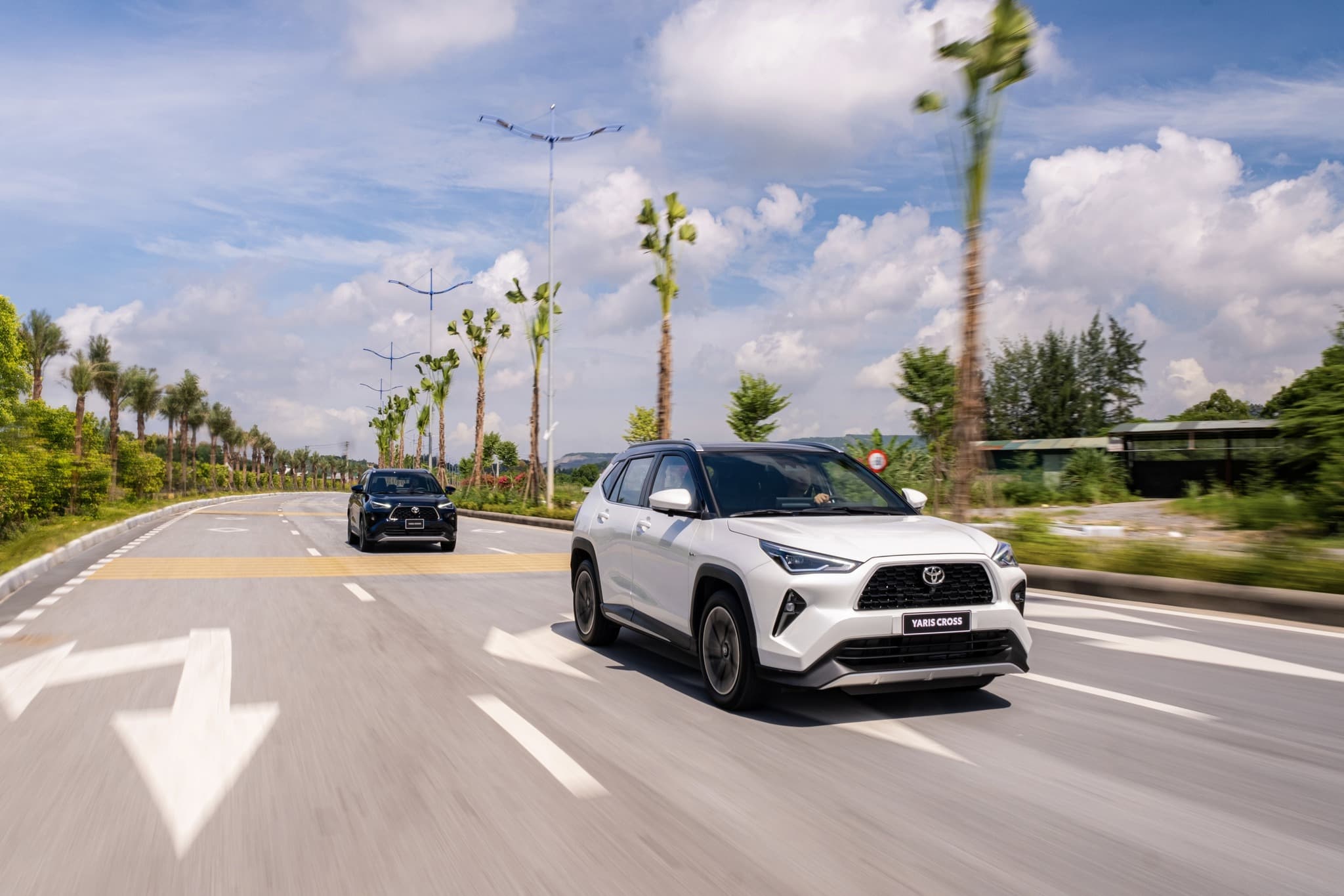 Cửa Hàng Toyota Dũng Tiến