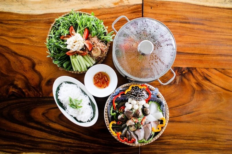 Quán Hải Sản Năm Ánh