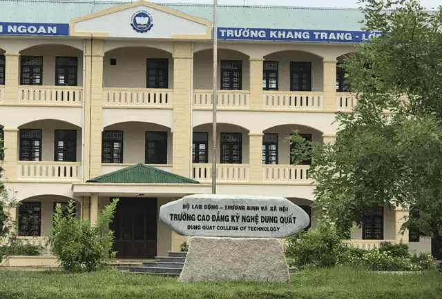 trường cao đẳng nghề quảng ngãi Trường Cao Đẳng Kỹ Nghệ Dung Quất