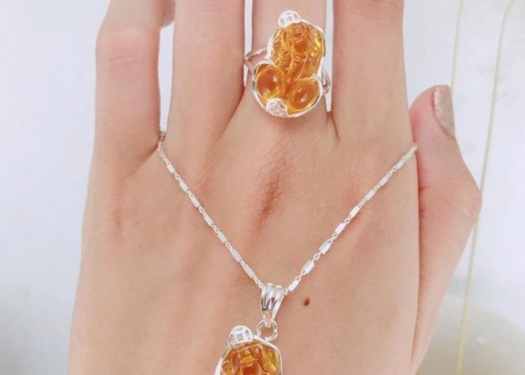 nhẫn tỳ hưu nữ mệnh thổ