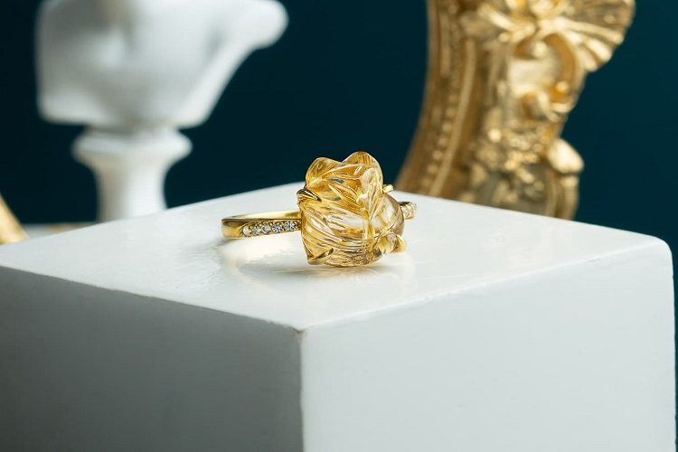 Cửa hàng phong thủy và đời sống