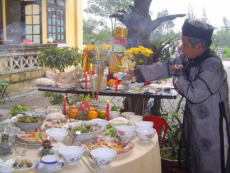 Bài cúng tất niên cuối năm Lễ cúng ngoài trời