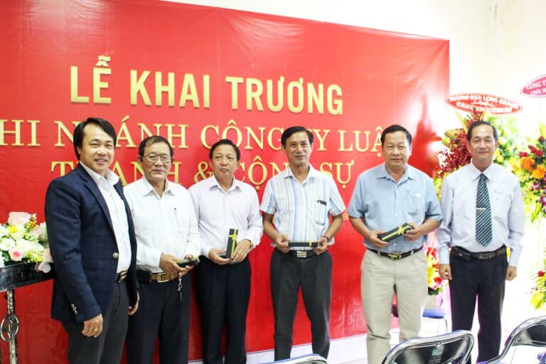 luật sư hình sự tphcm luat-su-hinh-su-tphcm