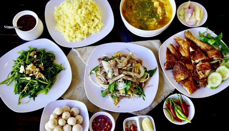 quán cơm gà chuẩn vị