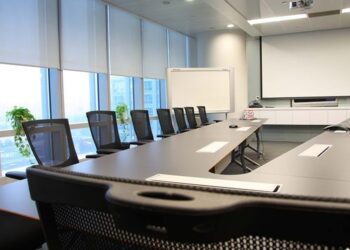 cửa hàng bán màn hình chiếu tphcm