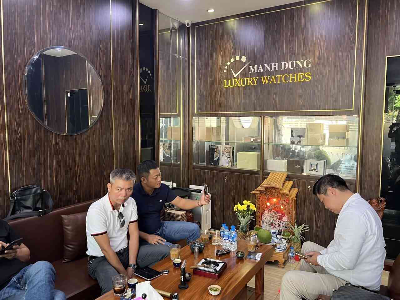 thu mua đồng hồ cũ tại Hà Nội Mạnh Dũng