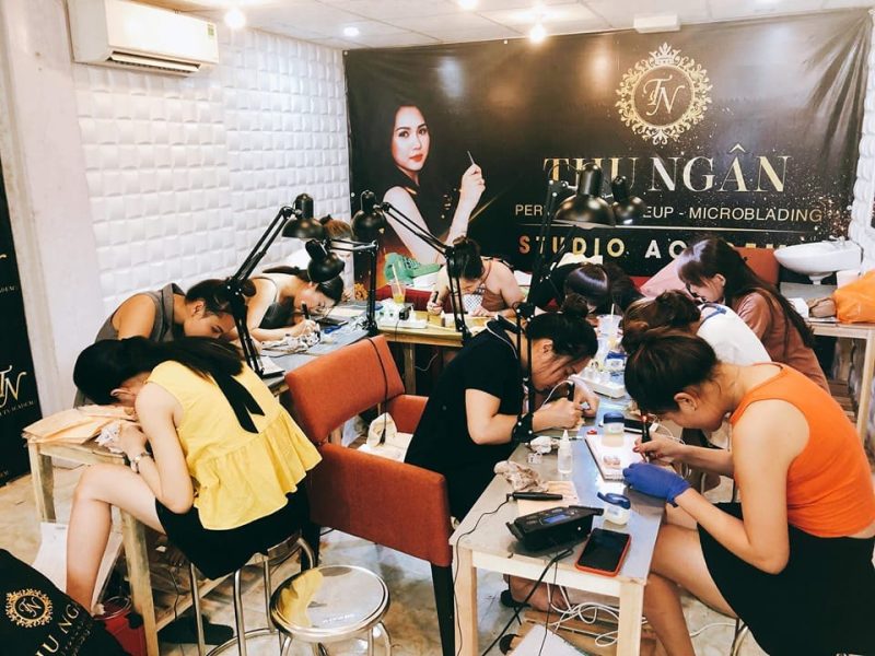 học nghề điêu khắc chân mày Huế học nghề điêu khắc chân mày Huế