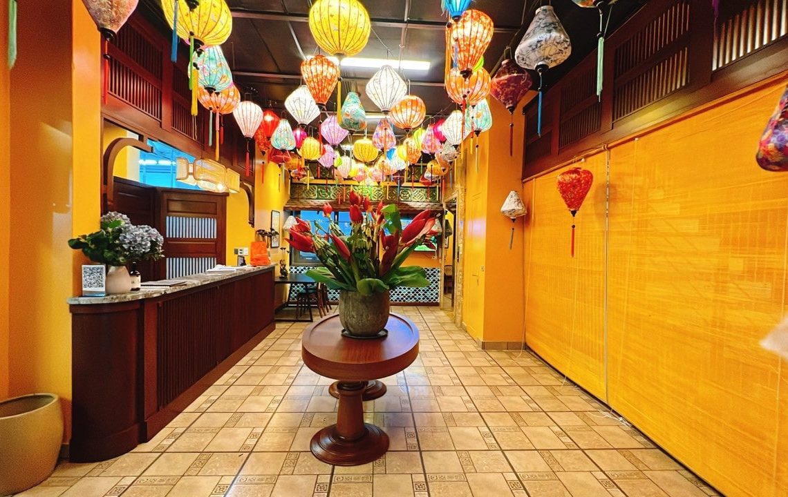 nhà hàng hải sản hạ long