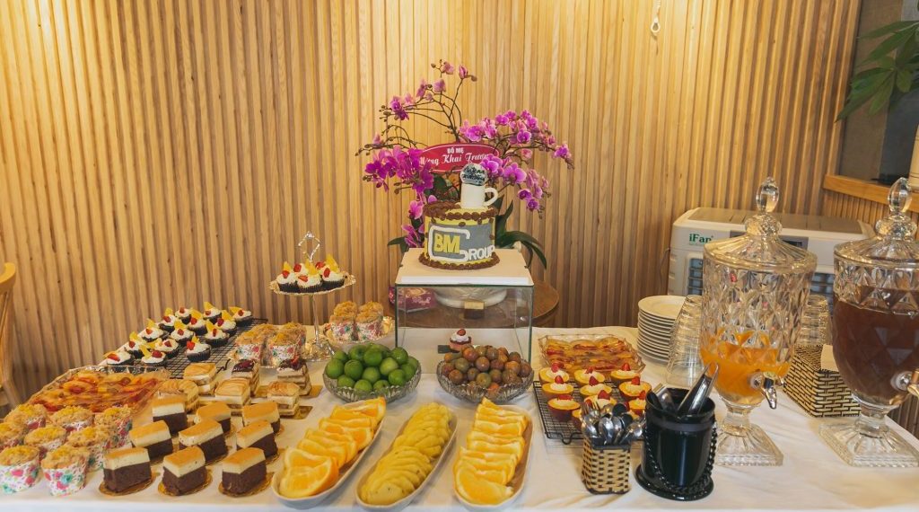 đặt tiệc trà Hà Nội
