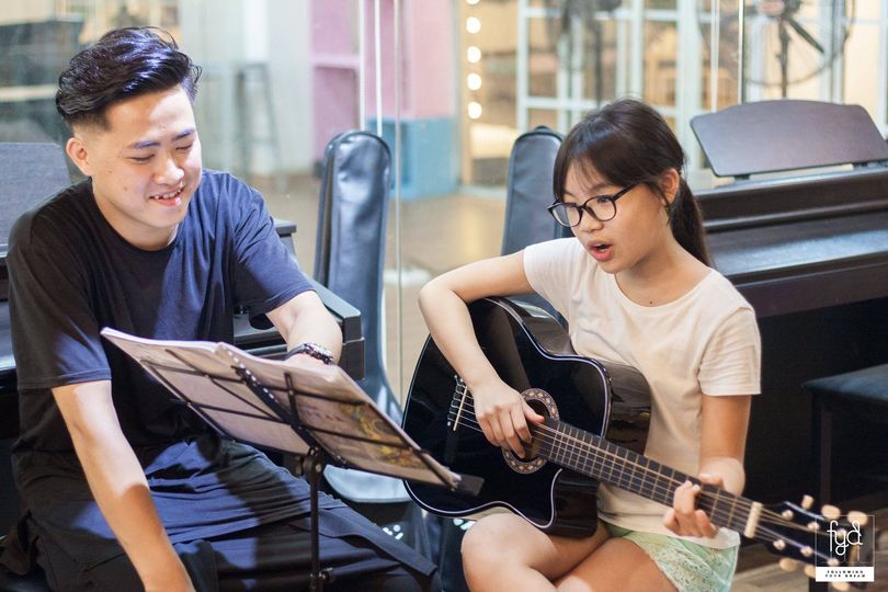 học guitar cần thơ Trung Tâm Nhạc Cụ Trường Sa
