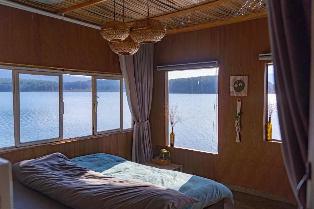 homestay đà lạt view đẹp The Lake House
