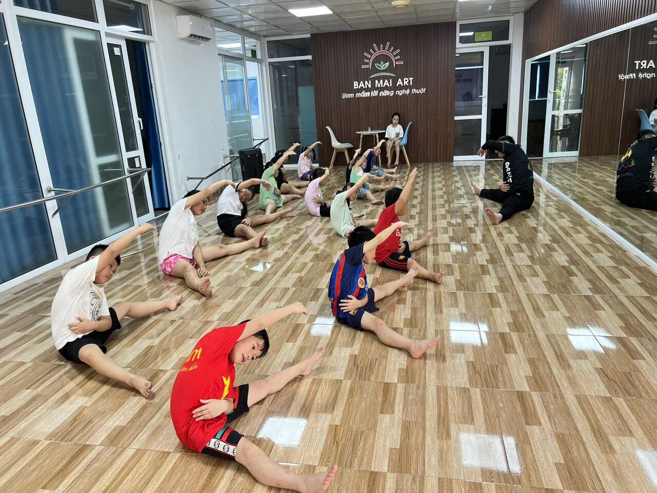 lớp học múa Quảng Ninh Ban Mai Art - Trung Tâm Giáo Dục Và Nghệ Thuật Tại Quảng Ninh