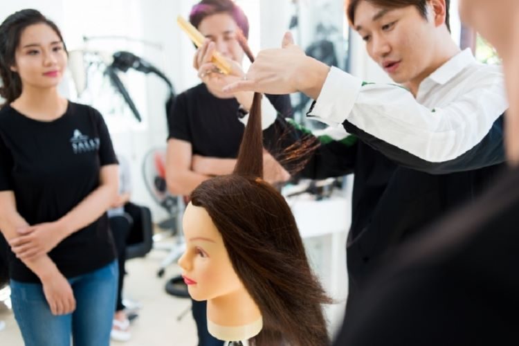 Học viện đào tạo nghề làm đẹp Sally Academy