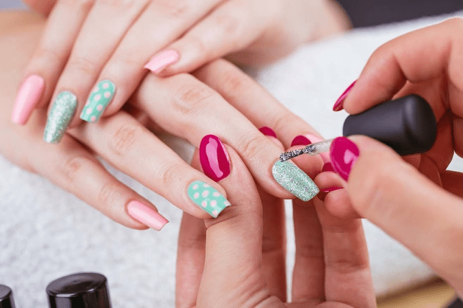 học nail có cần khéo tay học nail có cần khéo tay