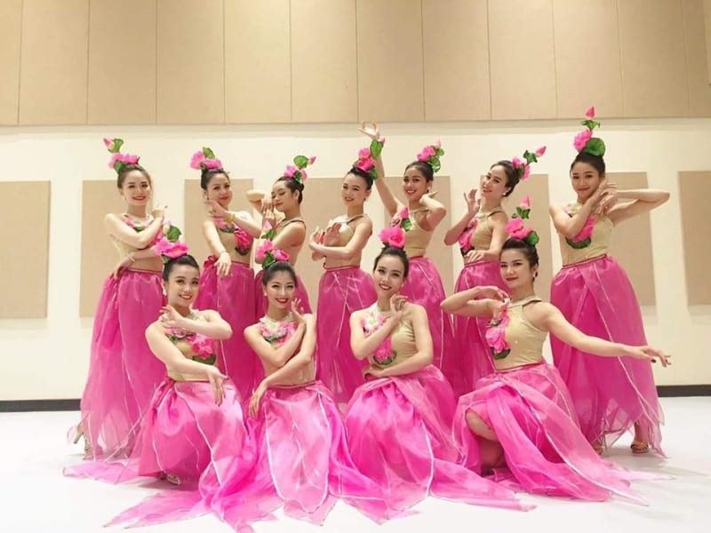 cho thuê trang phục biểu diễn đà nẵng