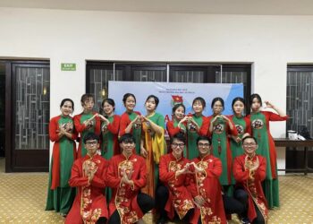 Thuê Trang Phục Biểu Diễn Huế