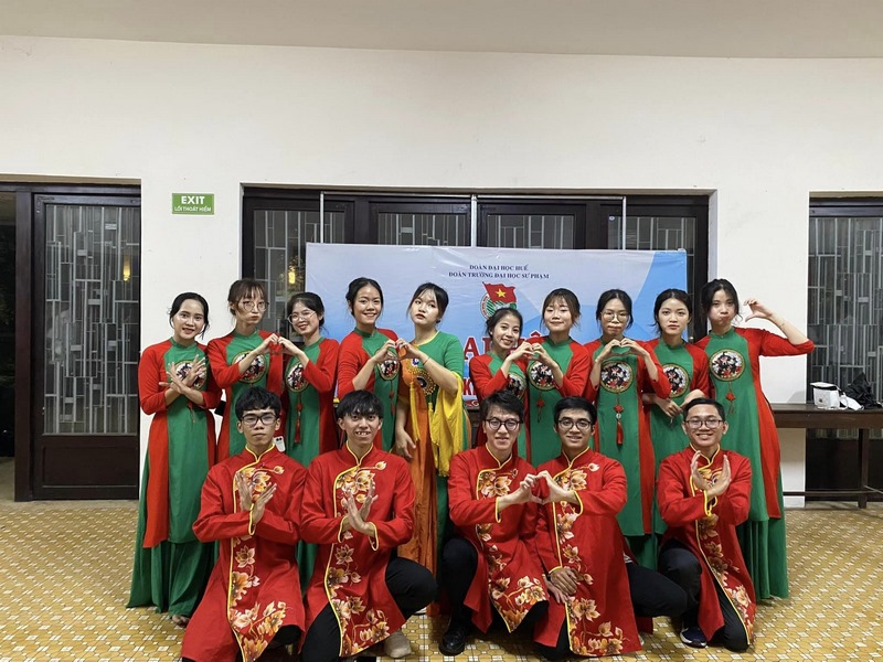 Thuê Trang Phục Biểu Diễn Huế
