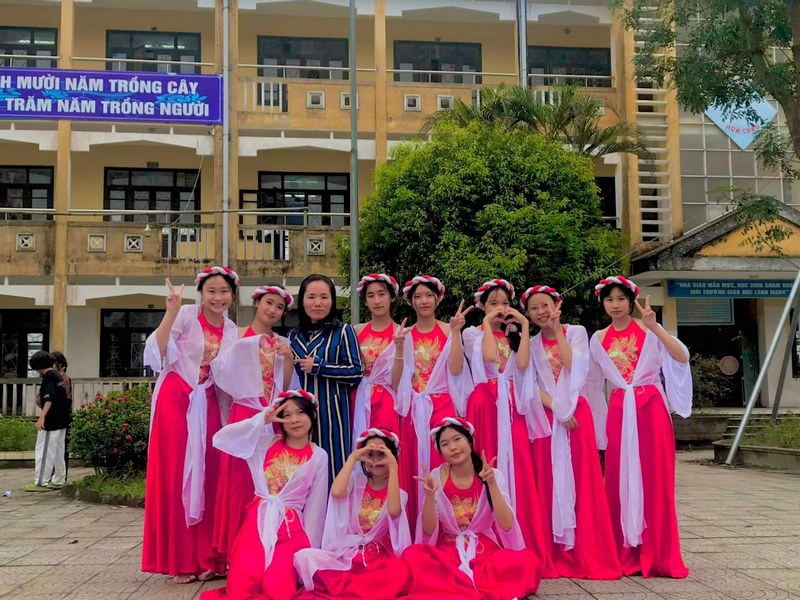 Thuê Trang Phục Biểu Diễn Huế