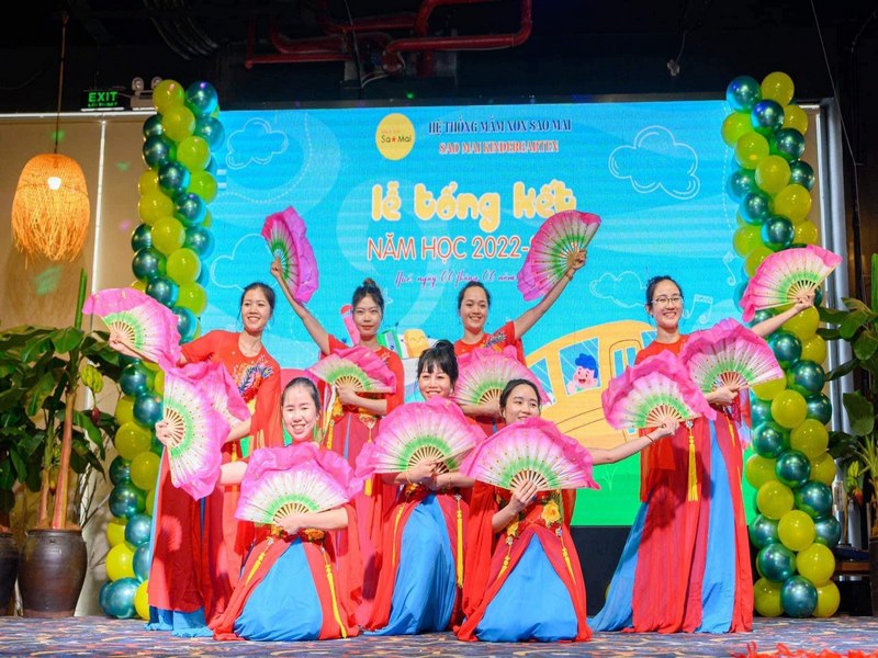 Thuê Trang Phục Biểu Diễn Huế